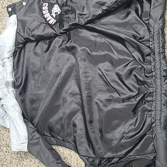 Game Day Couture Washington State Cougars Puffer Vest - Picture 5 of 7